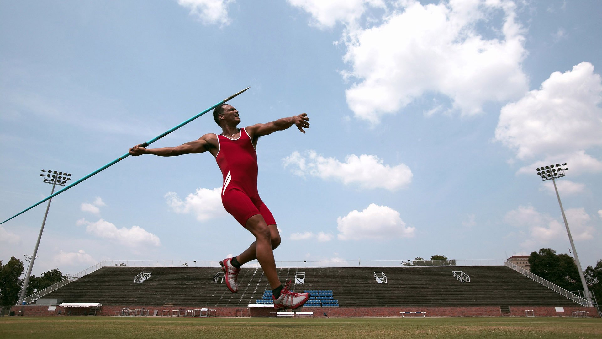 高校体育课程教学方法创新与应用研究,高校体育教学理论与实践研究